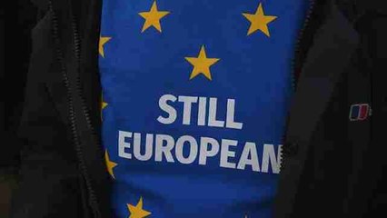 El Parlamento británico otorga vía libre a May para iniciar el "brexit"