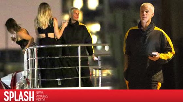 Justin Bieber de fiesta en un yate con un montón de modelos