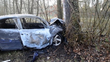 Ghlin - Voiture en feu