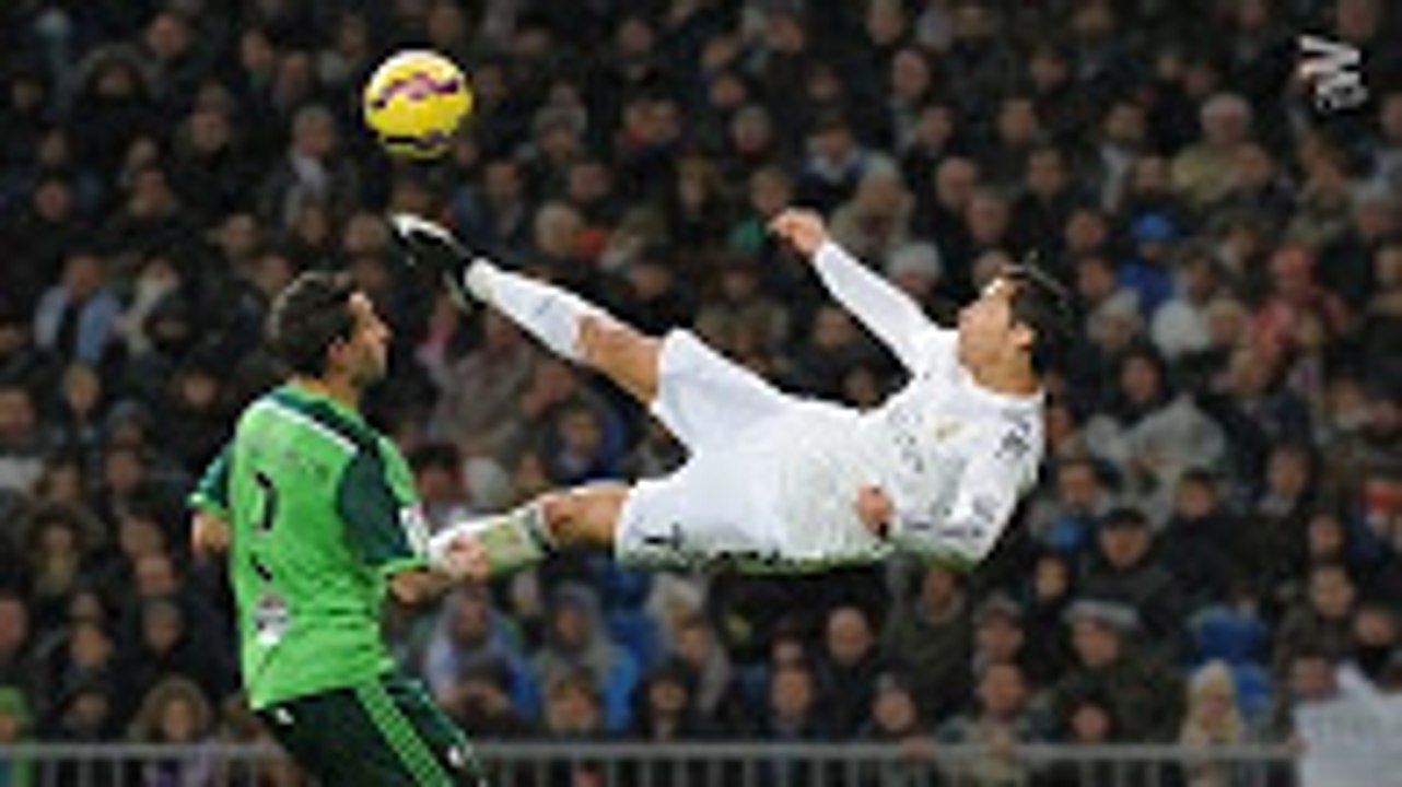 Cristiano Ronaldo InCRedible Bicycle Kicks Show - The Ronaldo Shows Begins - The Last Man Standing
