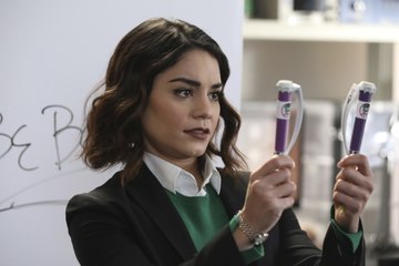 Powerless ~~ Season 1 Episode 6 ("Van of the Year") Online