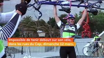 Une course cycliste balayée par le vent en Afrique du Sud