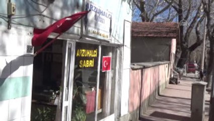 Daktilo Sesini Duymak Isteyenlerin" Arzuhalcisi Halen Iş Başında