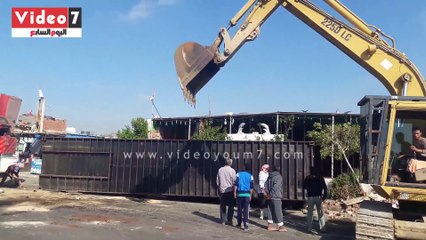 سقوط حاوية بضائع علي سيارتين ميكروباص بنفق أحمد حمدى ومصرع وإصابة 6