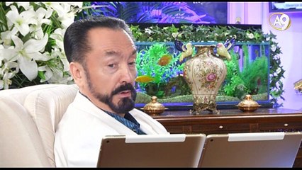 Ak Parti Türkiye’de dekolteli ve başörtülü kadınların alabildiğine özgür olduğunu dünyaya göstermeli.