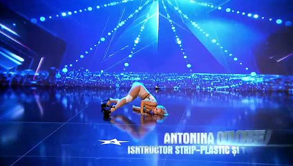 Les juges ont du mal a rester concentrer devant la danse de cette candidate