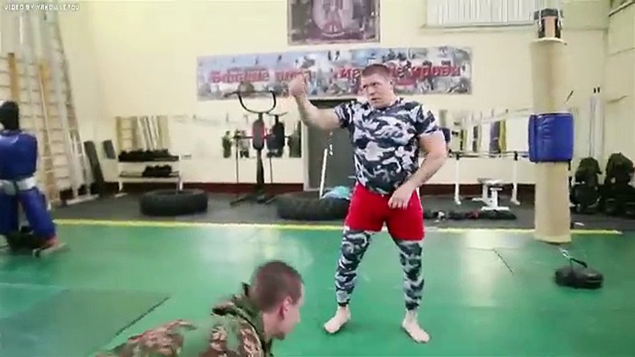 Les Forces spéciales Russes VS un combattant de MMA ! Qui l'emporte ?