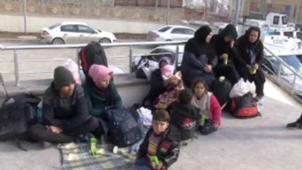 İran Üzerinden 50 Afganistanlı Hakkari'ye Geldi