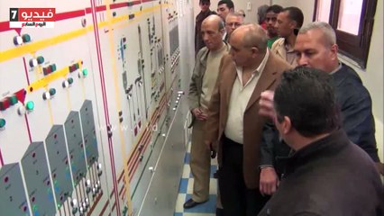 محافظ السويس ومدير الأمن والرقابة الإدارية بصوامع القمح