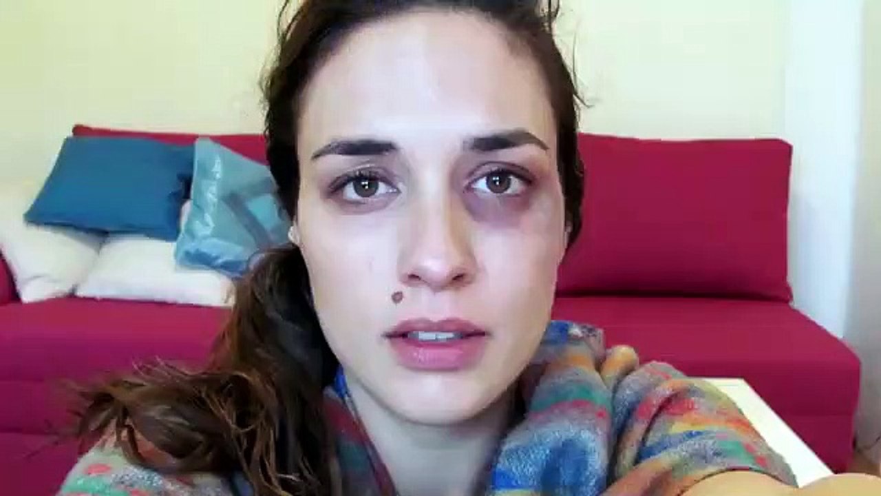 Elle se prend en photo tout les jours pendant 1 an et sa derniere photo est glaçante