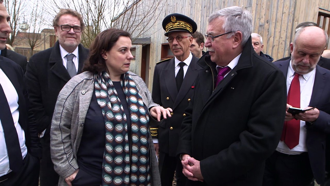 Emmanuelle Cosse signe l'Alliance Nationale Bois Construction Rénovation