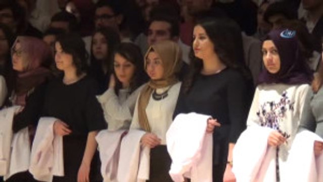 Cü Tıp Fakültesi Öğrencileri Beyaz Önlük Giydi