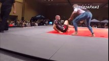 Lutador de Grappling ARREMESSA Opoente para fora do Tatame