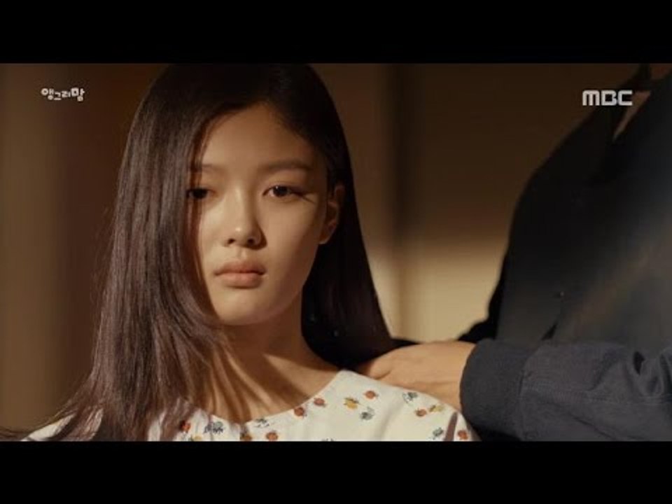 22.12.2016 Kim Yoo Jung rushed to emergency room after netizens call out 'rude' behavior at event !