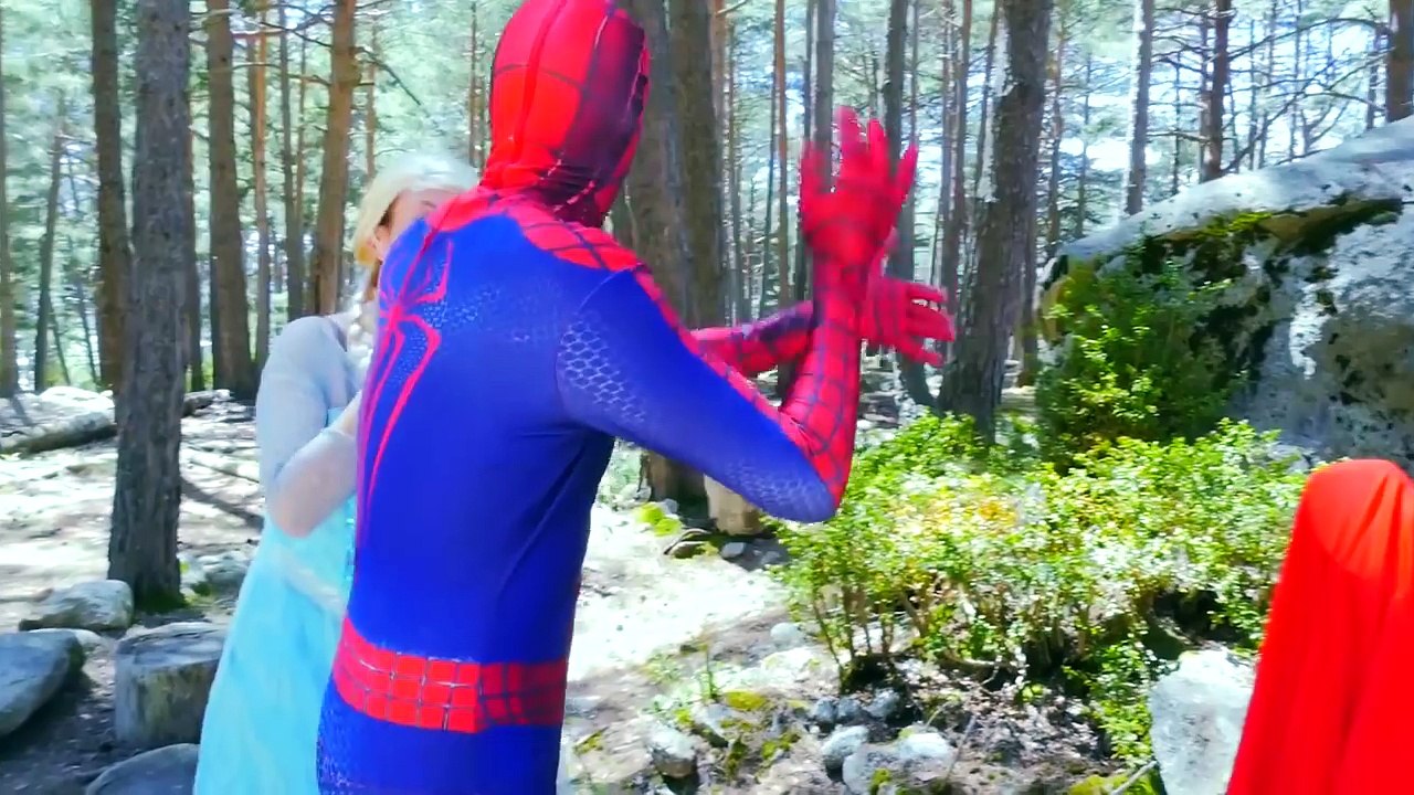 #Frozen Elsa Anna Spiderman Jealous/w Superman love Elsa Anna Snow White in real life