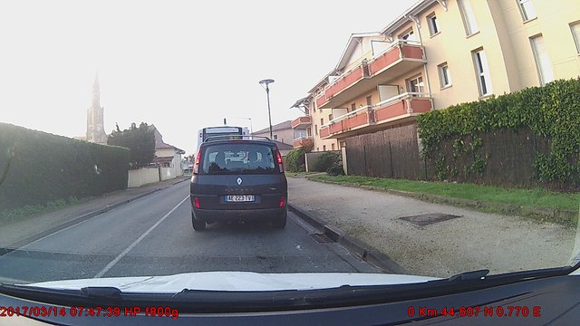 double sur ligne blanche rond point sortie le barp