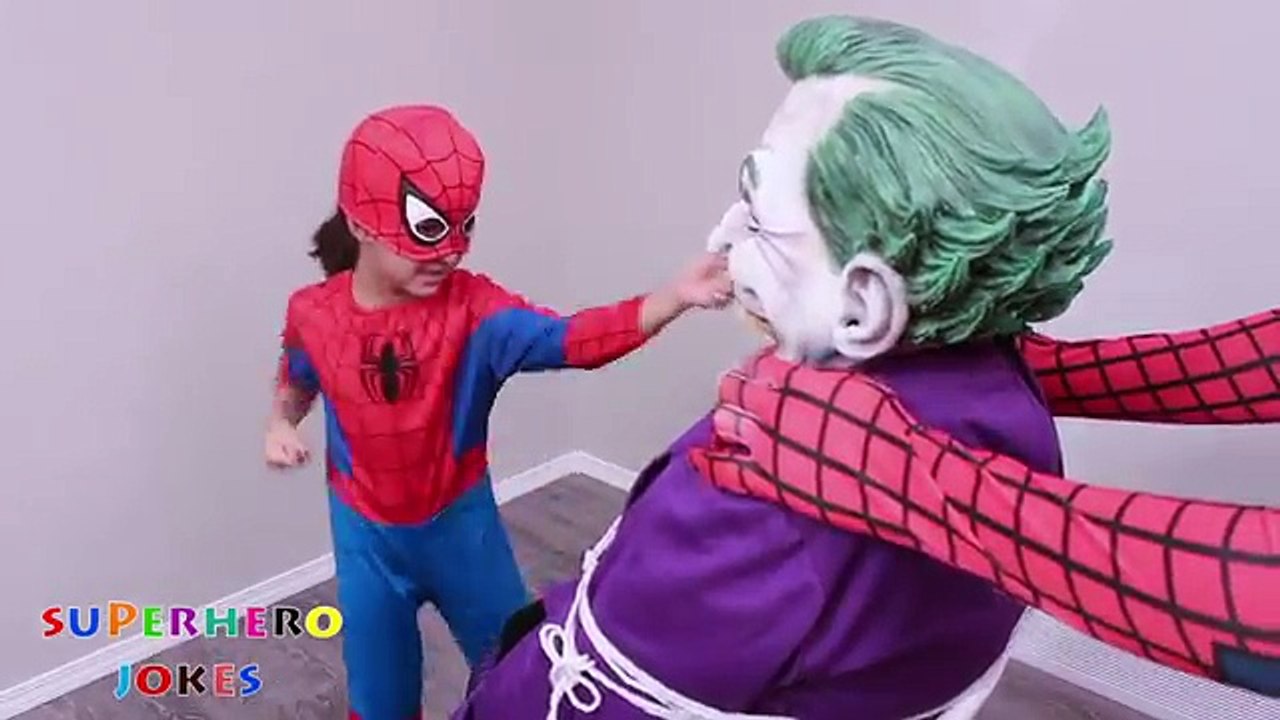 SPIDERMAN vs SPIDERGIRL- PIZZA PRANK WITH SPIDERS - Funny SuperHero Movie in Real Life