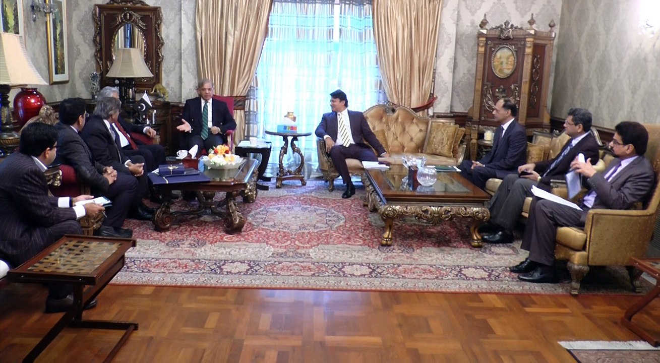 CM Punjab meeting with Delegation Director of Oxford Center in UK Dr Farhan Nazami