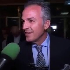 Gazetarja Kastriot Tushës: Ju vetë jeni artist? Tenori pa fjalë