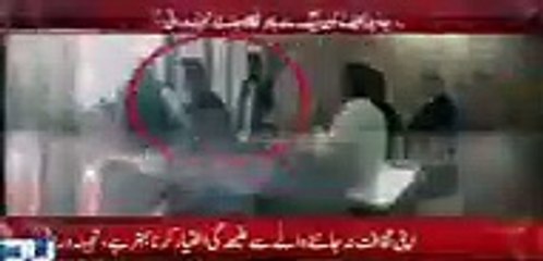 Tehmina Durrani Has Crushed Javed Latif and Demanding From Nawaz Sharif