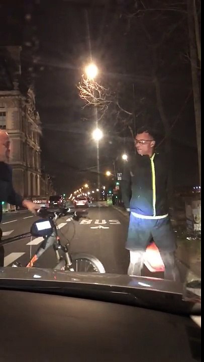 Chauffeur Uber vs Cycliste (Paris)