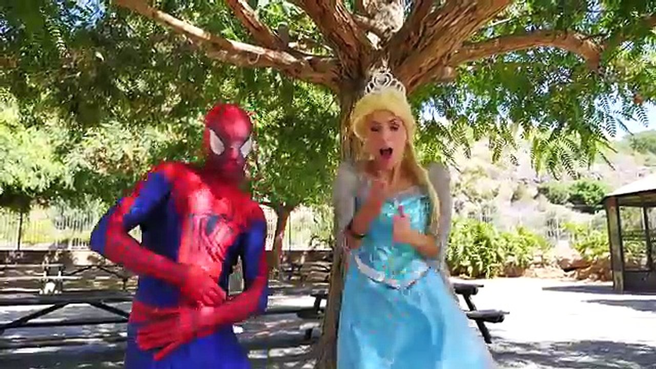 Frozen Elsa is DEAD!! vs maleficent Snow white Spell w Spiderman, Superman, Anna, Batman