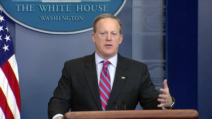 Descargar video: Spicer says Trump's comments on microwave surveillance 'made in jest'