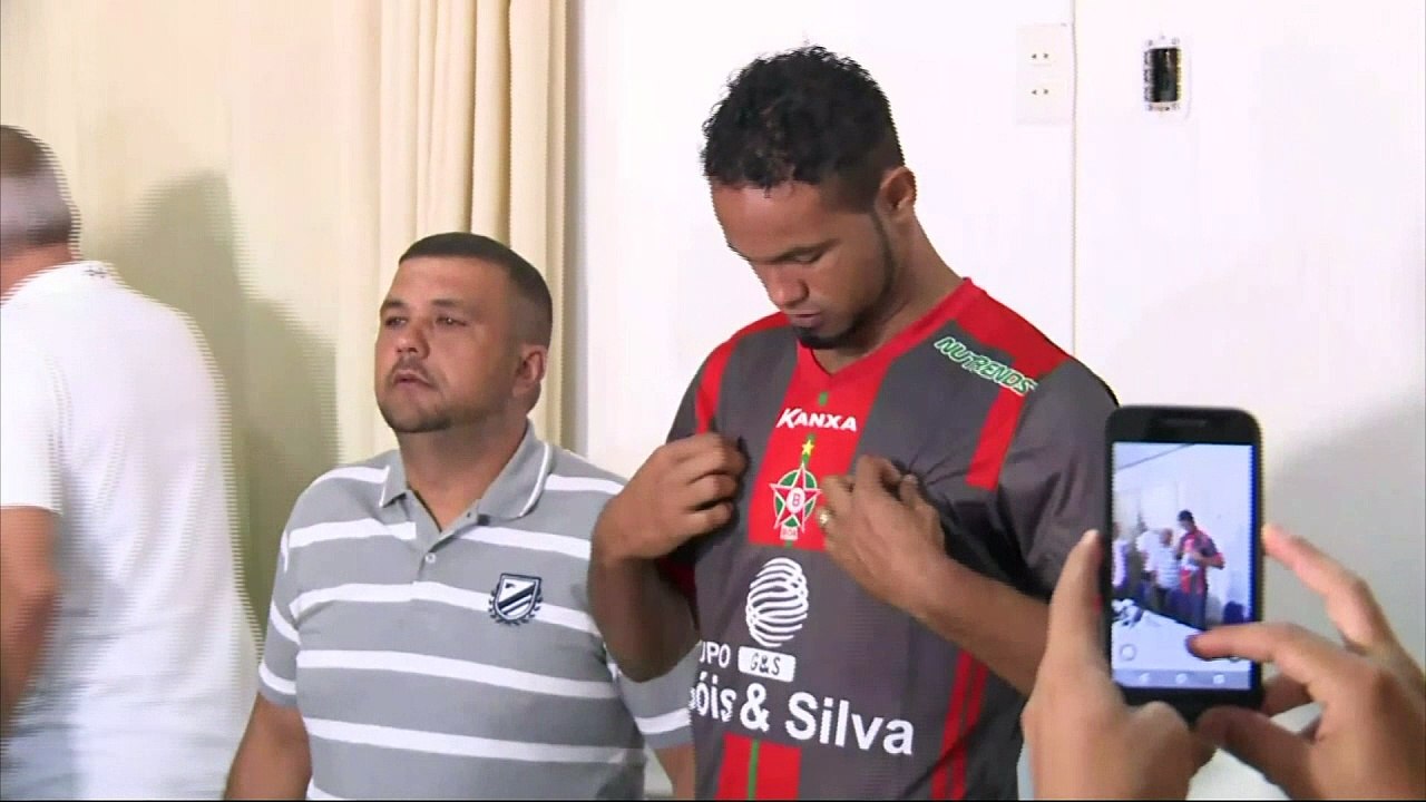 Brazilian football club signs a convicted murderer