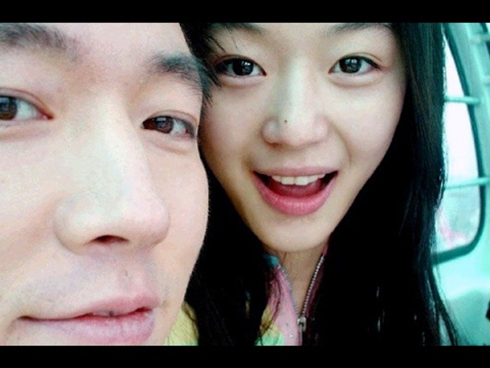 Jun Ji Hyun Dazzles While Grocery Shopping, Spends Cozy Day With Husband