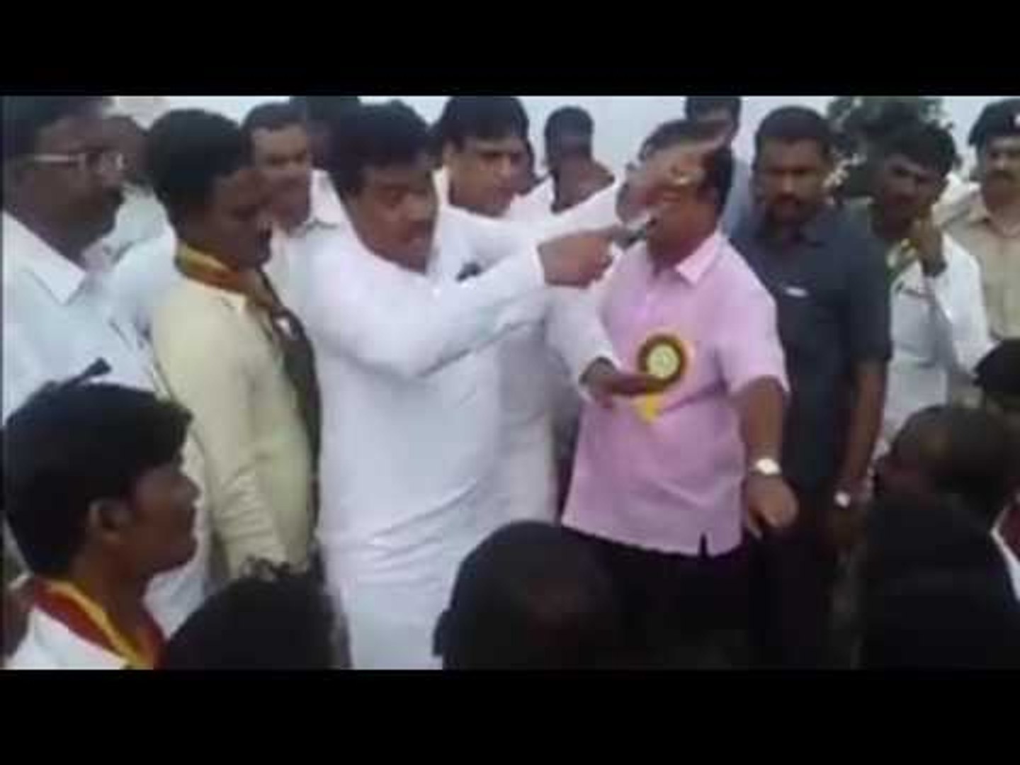 Minister MB Patil abuses Kannada Activist