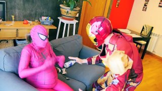 И Веселая в в в в жизнь кино родители розовый реальная Девушка-паук человек-паук супергерой spiderbaby