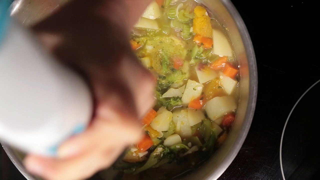 BNM0004688 Nutritious Rich Vegetable Soup