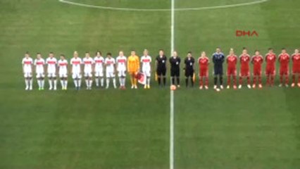 Kadın A Milli Takım Kaptanı Esra, Geleceğin Kadın Futbolcularını Yetiştirmeye Başladı