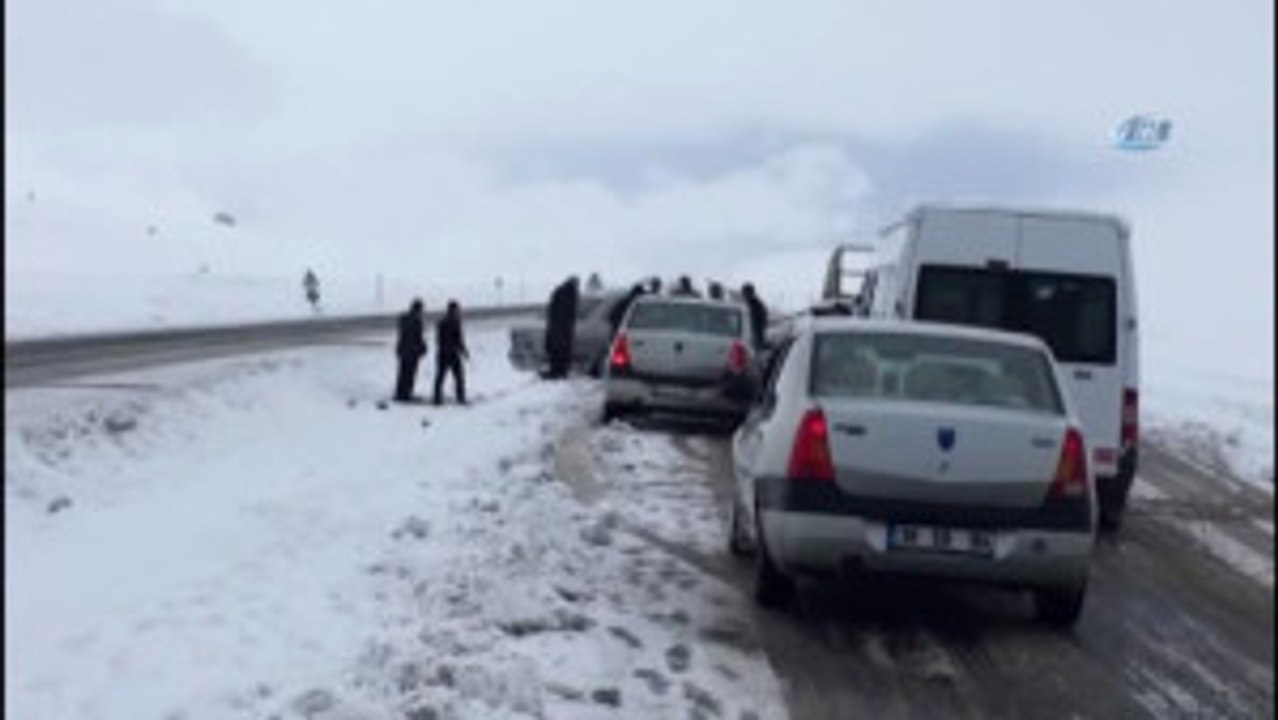 Kar Yağışı Kazalara Sebebiyet Verdi
