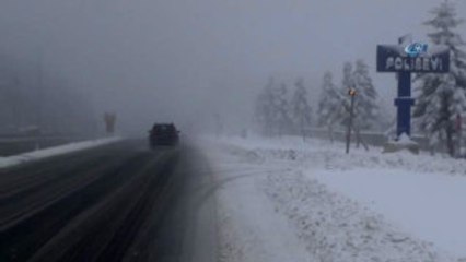 Bolu Dağı'nda Kar Yağışı ve Sis Ulaşımı Yavaşlattı