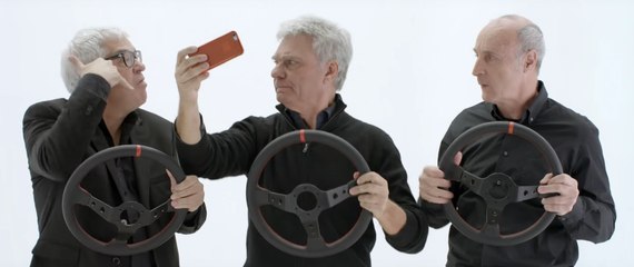 VÍDEO: ¡Al volante no uses el móvil! Así te lo dice Tricicle