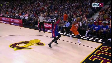Kyrie Irving  rentre un trois-points hallucinant sur une jambe