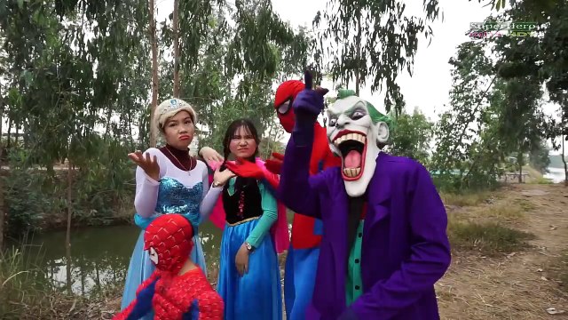 Атака Детка ребенок капля Эльза весело килектор в джокер Озеро пила акула паук человек-паук