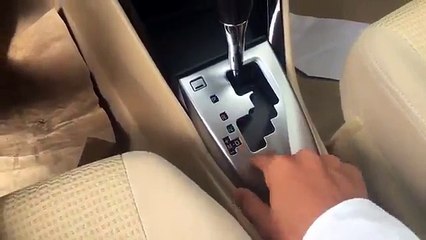 Chi tiết Toyota Vios 2017 màu vàng cát 0906080068