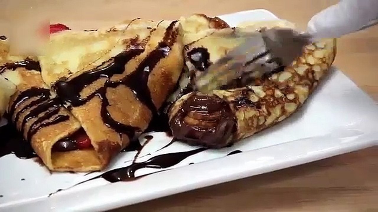 كريب نوتيلا وموز وفراولة - Crepe Nutlla Strawberries and Bananas