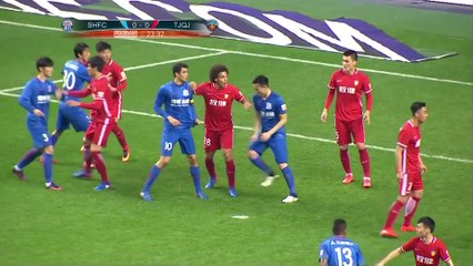 L'agression d'un joueur du Shanghai Shenhua sur Axel Witsel