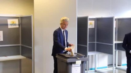 Aşırı Sağcı Wilders Oyunu Kullandı