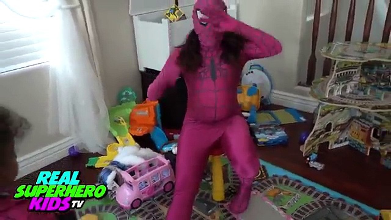 PREGNANT PINK SPIDERGIRL is Sick vs BABY SPIDEY Doctor Baby SPIDERMAN Superhero Fun