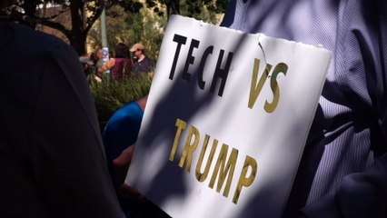 Des travailleurs de la Silicon Valley manifestent contre Trump