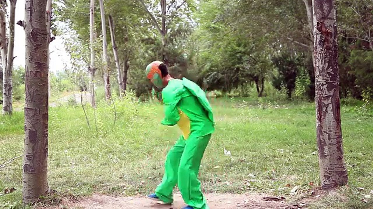 SPIDERMAN vs Teenage Mutant Ninja Turtles - TMNT - Superhero Change Colors In Real Life -