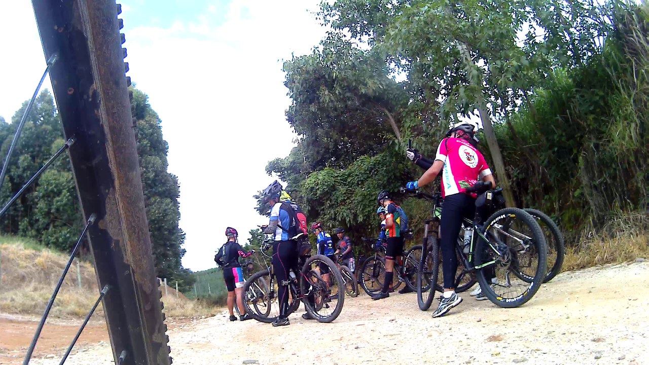 Filmando em 4k, 2,7k, ultra hd, filmando as trilhas de Mountain bike, vamos pedalar, amigos nas trilhas, pedal da Terça Biker, 60 km,  Vale do Paraíba, Caçapava, SP, Brasil, 2017