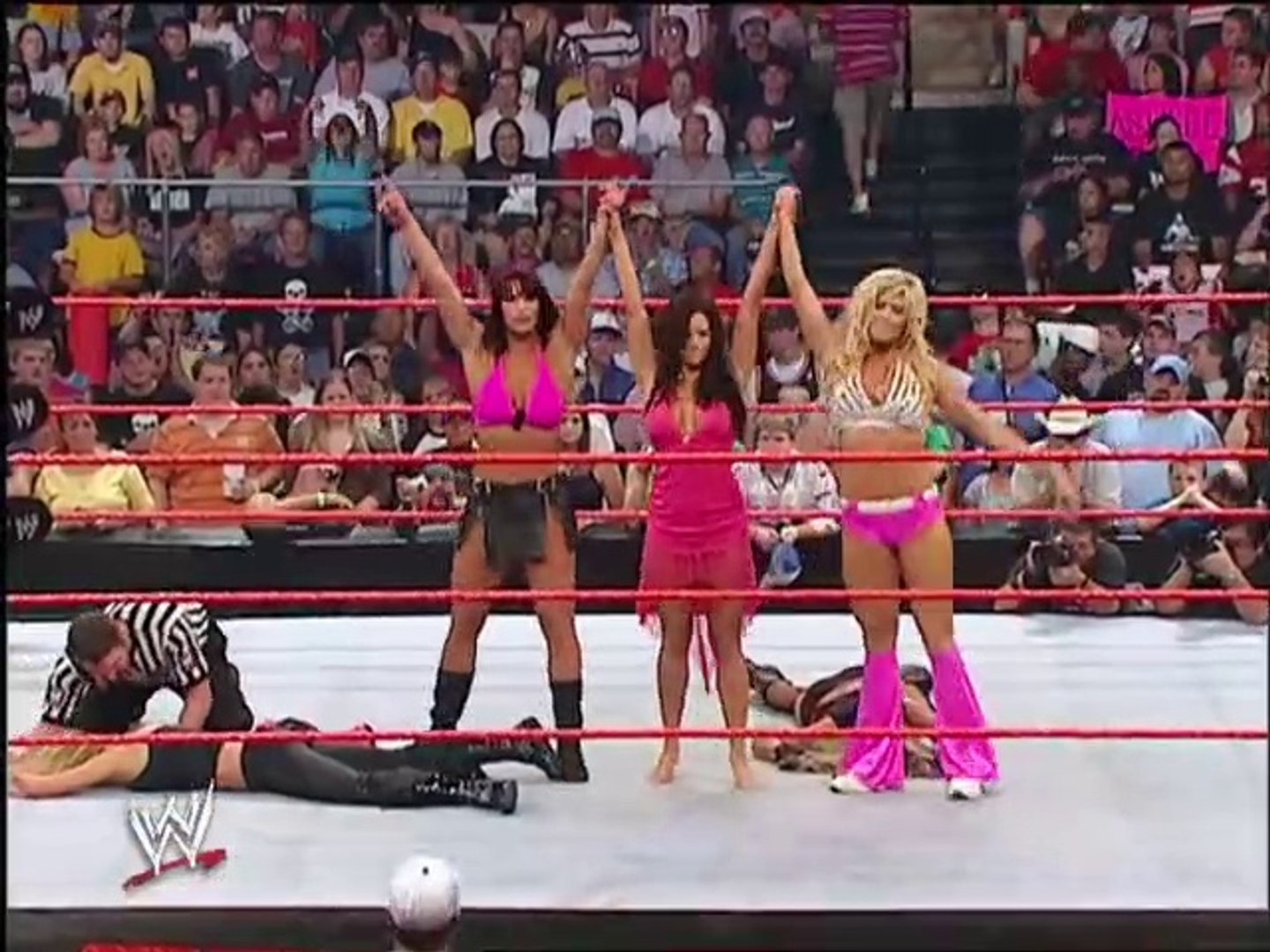 Trish stratus vs torrie wilson