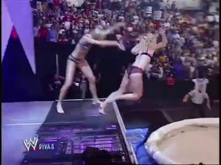 Trish Stratus vs Stacy Keibler Mud Match