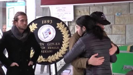Ünlü Oyuncu Engin Öztürk'ün Ablası Berrin Öztürk Son Yolculuğuna Uğurlandı