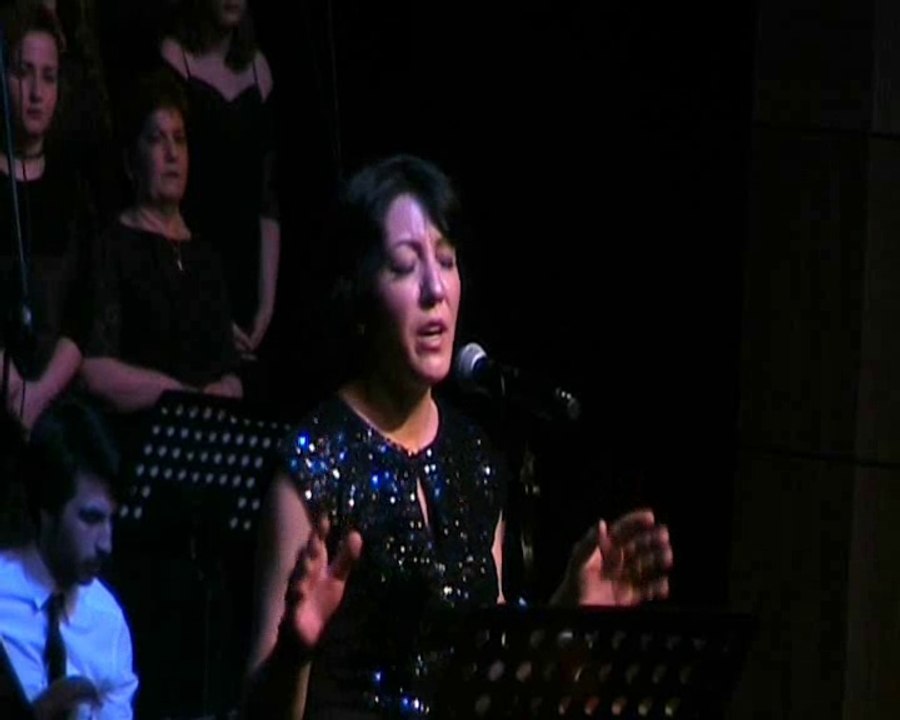 Rahma DENİZ - Yeni cami avlusunda ezan sesi var.wmv